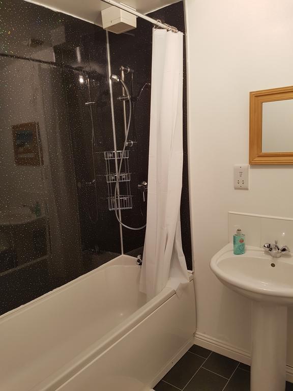 Bathgate Contractor And Business Apartment Екстер'єр фото
